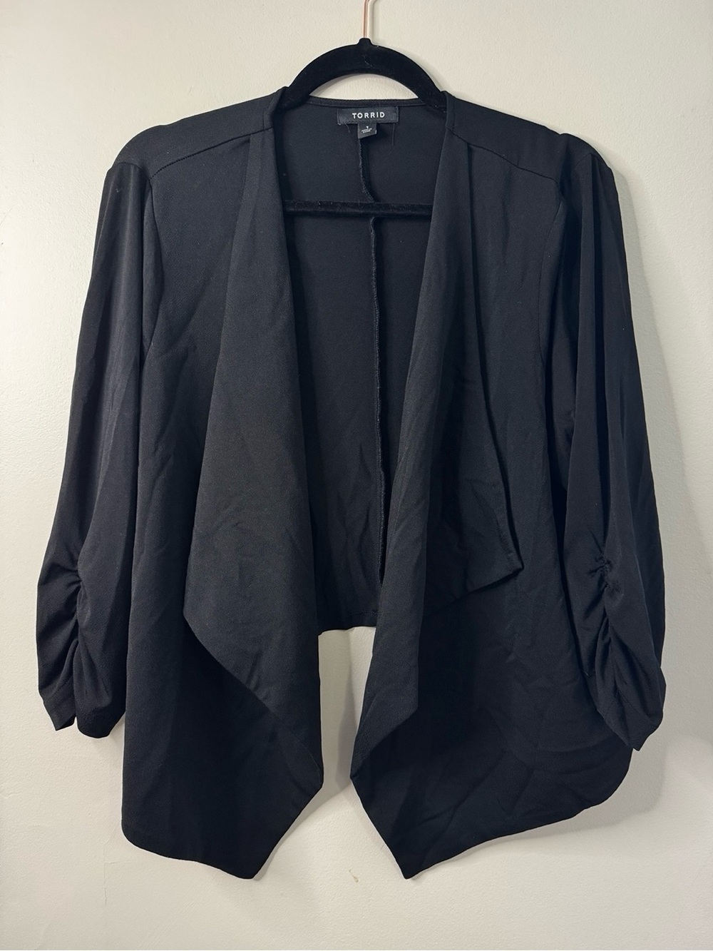 Torrid Black Open Front Draped Blazer Jacket Size 1 Ruched Sleeves